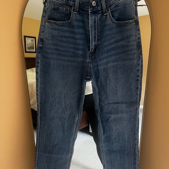 Abercrombie & Fitch Women’s Blue Ankle Straight Ultra High Rise Jeans - Picture 2 of 3